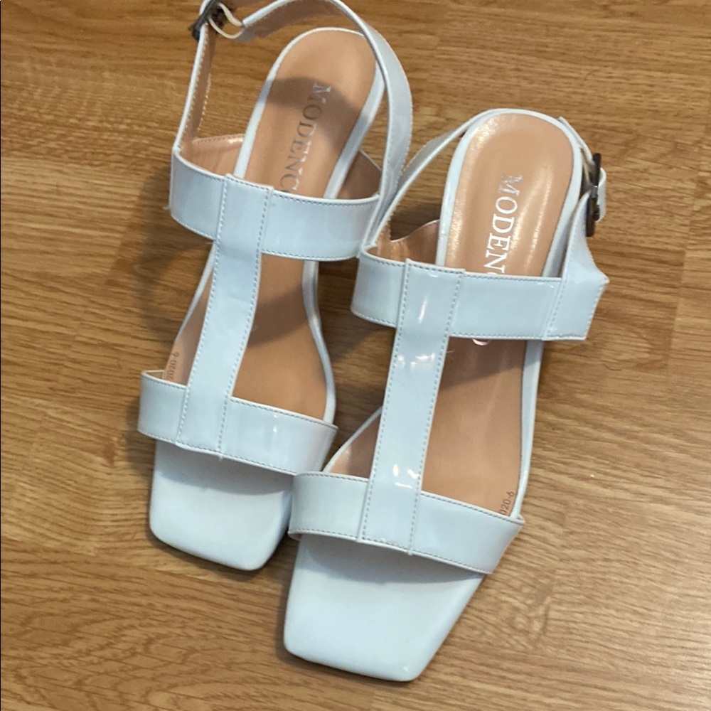 Like-New Modencoco White Minimalist Sandals with Square Toe and Slingback